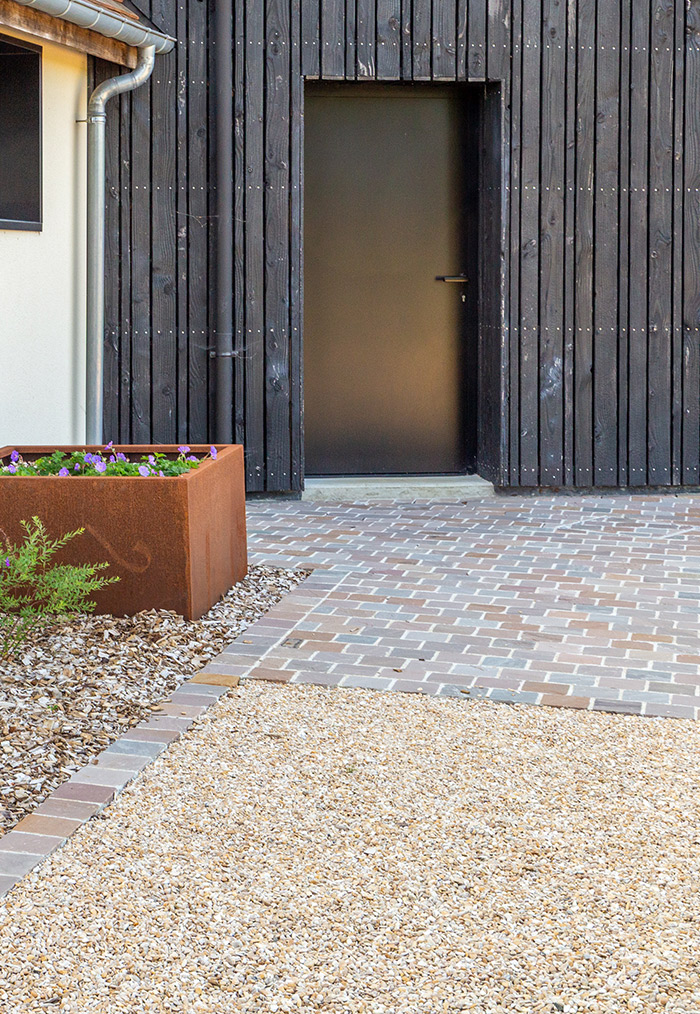 paysagiste-crosnier-jardins-acces-parking